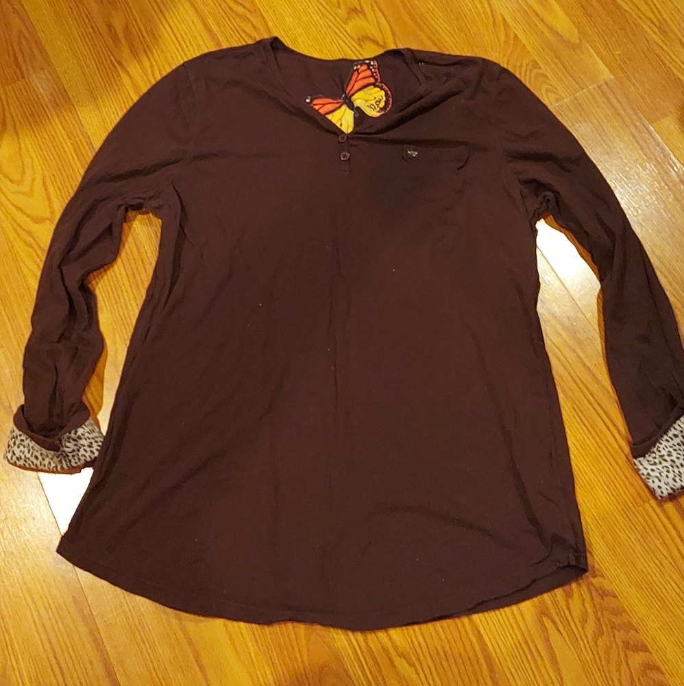Koi fitted tops size 1X 1 brown small chest pocket cheetah detail cuff